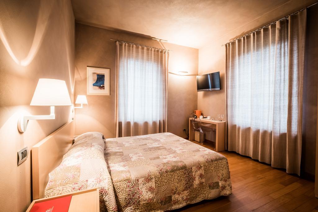 Relais 23 Hotel & Ristorante Castelnuovo Belbo Exterior photo