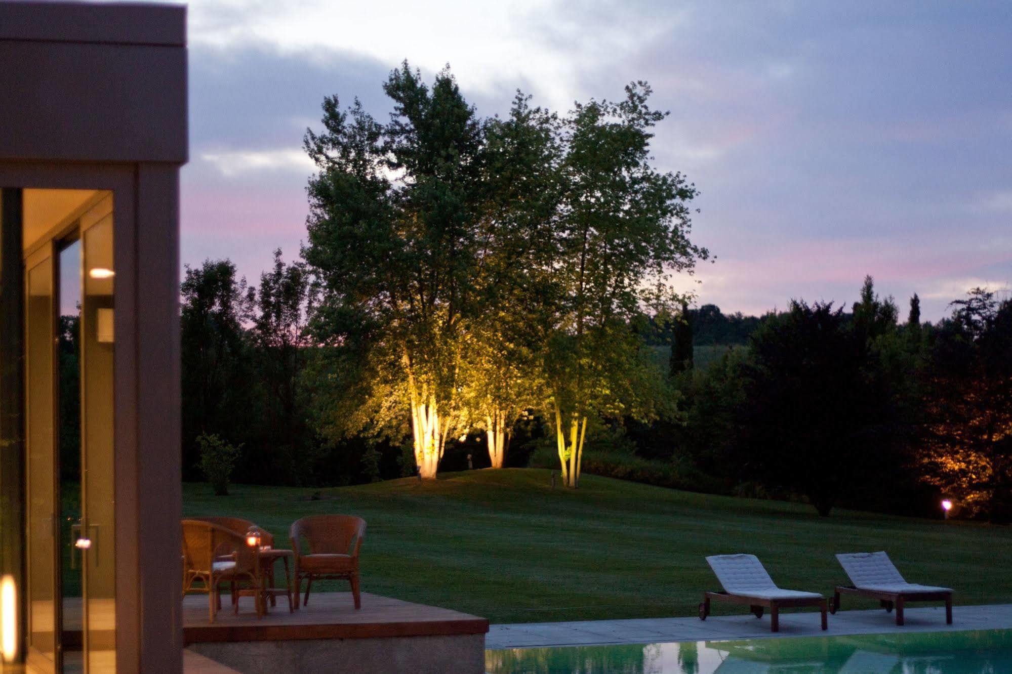Relais 23 Hotel & Ristorante Castelnuovo Belbo Exterior photo